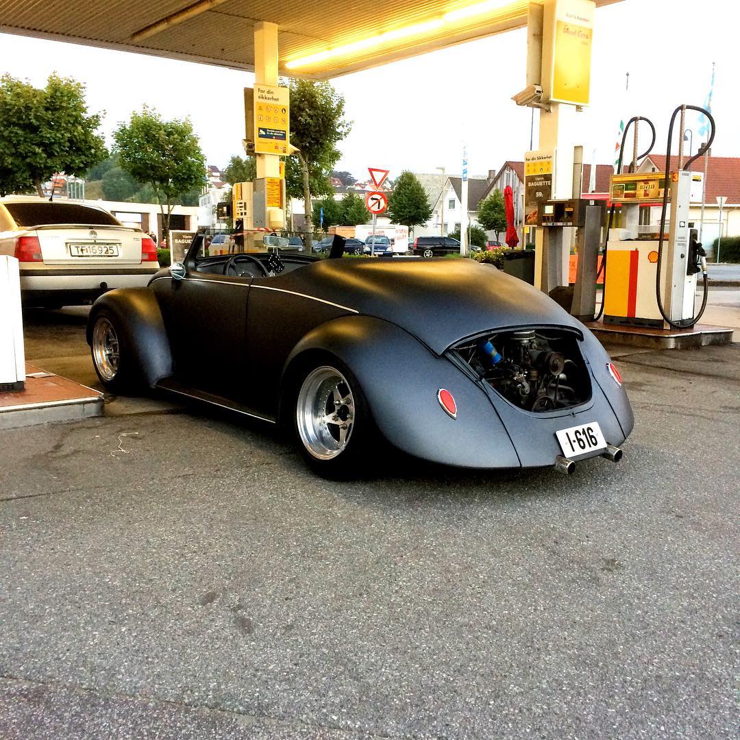 This Guy Transformed A 1961 VW Beetle Deluxe Into A Black Matte Roadster »  Design You Trust