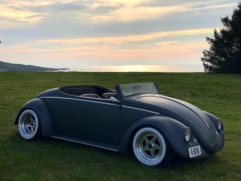 This Guy Transformed A 1961 VW Beetle Deluxe Into A Black Matte ...