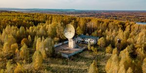 Urban Explorer Makes Fantastic Photos of The Abandoned Radio Station to Seek For Traces of Extra-Terrestrial Civilizations