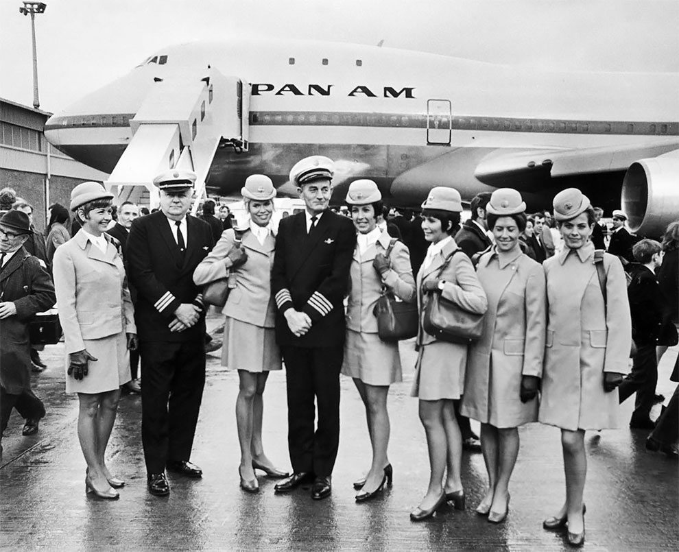 Flight attendants for Pacific Southwest Airlines showing off their undies  (early 1970s) : r/OldSchoolCool