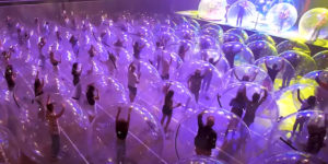 Flaming Lips Hold 'space Bubble' Gigs to Get Covid Creative