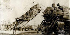 Before the Photoshop Era, Here Are What Manipulated Photos Looked Like in the Early 20th Century