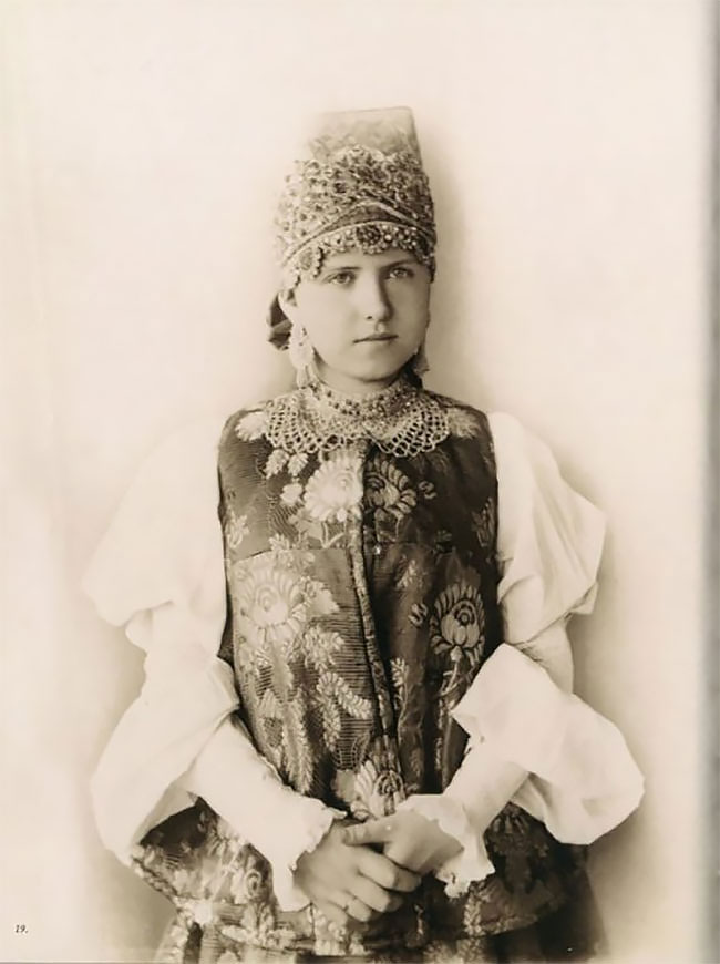 Unique Photographs of Russian Beauties in Old Costumes » Design You ...