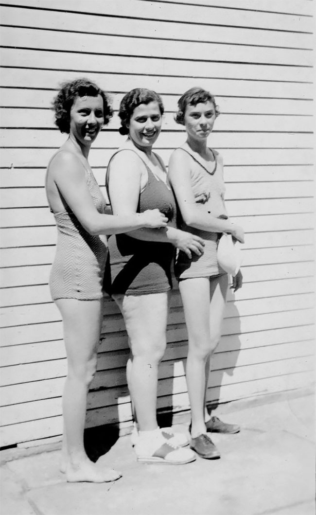 Before Bikini: Cool Photos of Women in Swimsuits From the 1930s ...