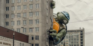 Giant Ninja Turtle Takes Over Minsk: Huge Leonardo Is Exploring the World of Soviet Architecture