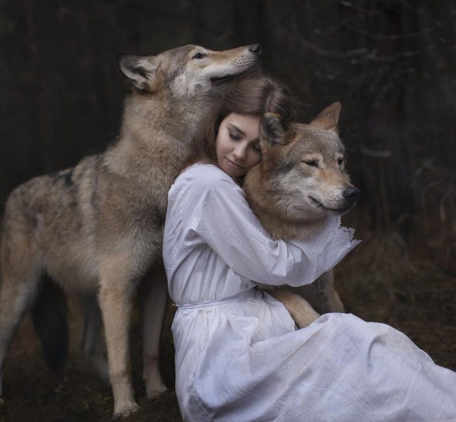 Russian Photographer Takes Portraits With Real Animals And People Say ...