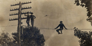 Amazing Vintage Photographs of Linemen on Utility Poles at the Turn of 20th Century