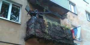 30 Times People Came Across The Most Ridiculous Balconies