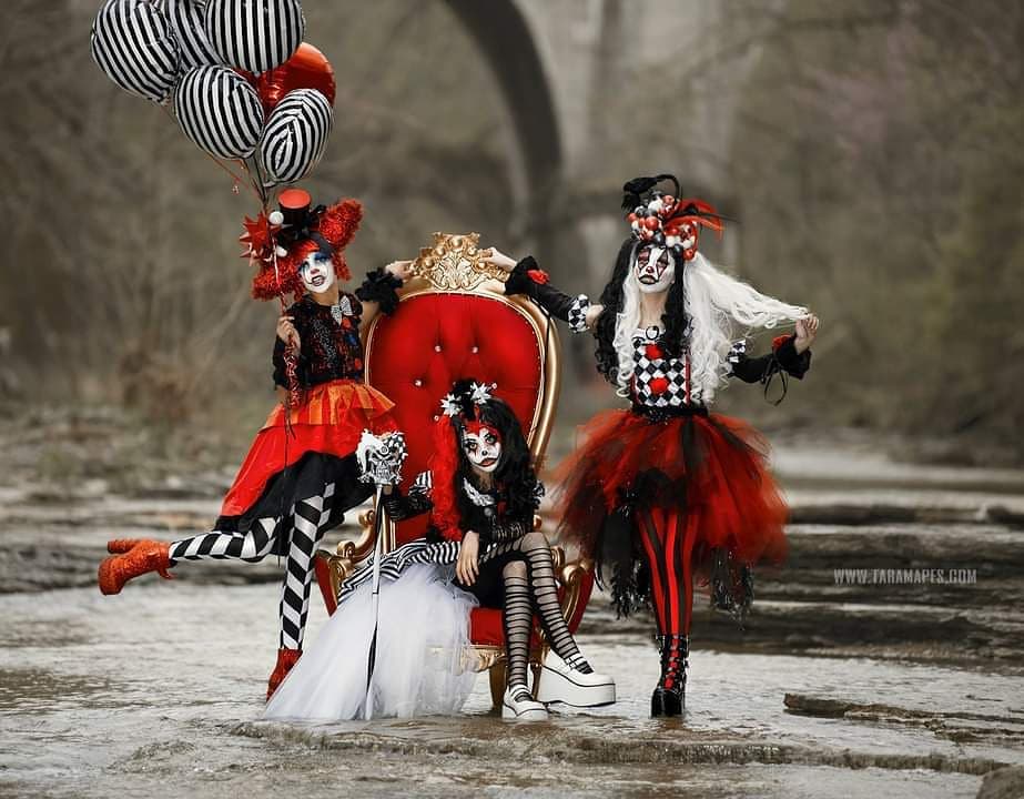 Photographer Captures a Dark Carnival Themed Photoshoot to Create ...