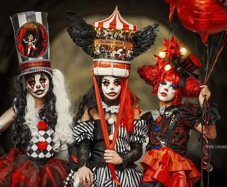 Photographer Captures a Dark Carnival Themed Photoshoot to Create ...