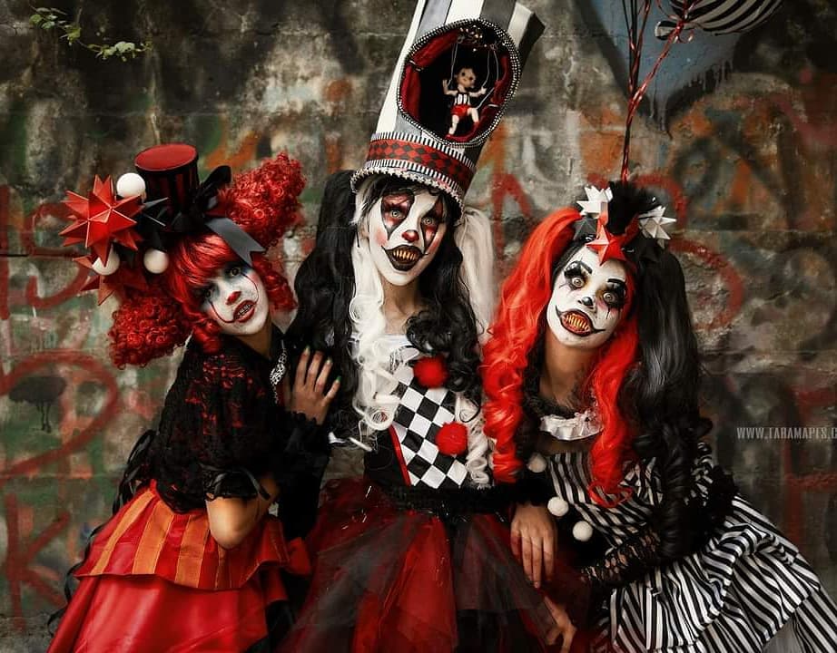 Photographer Captures a Dark Carnival Themed Photoshoot to Create ...