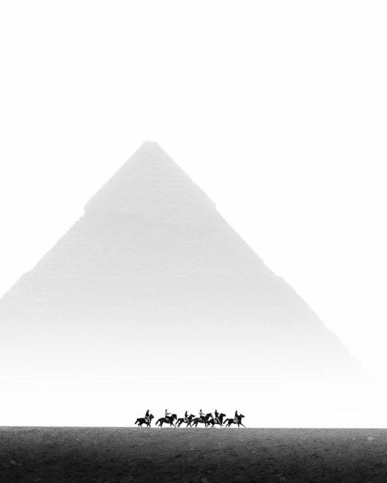 This Egyptian Photographer’s Series on the Giza Pyramids is Absolutely ...