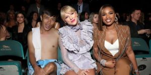 Vietnamese Guy Spends Time With Celebrities With The Help Of Photoshop
