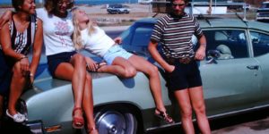 Cool Photos Defined Fashion Styles of Young People in the 1970s