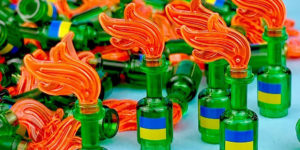 Custom LEGO of Zelenskyy and Molotov Cocktails Raise Funds for Ukraine