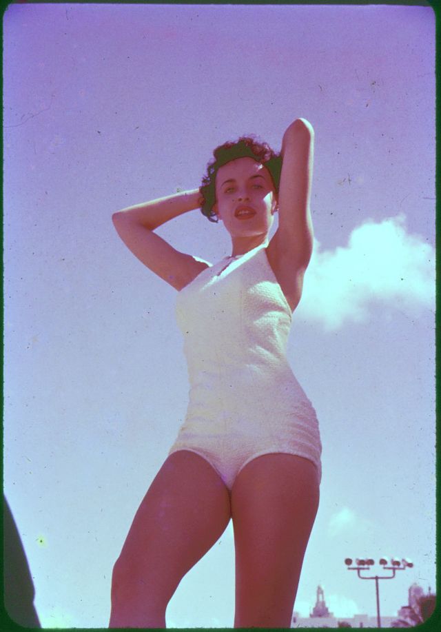 1950s-swimsuits-12