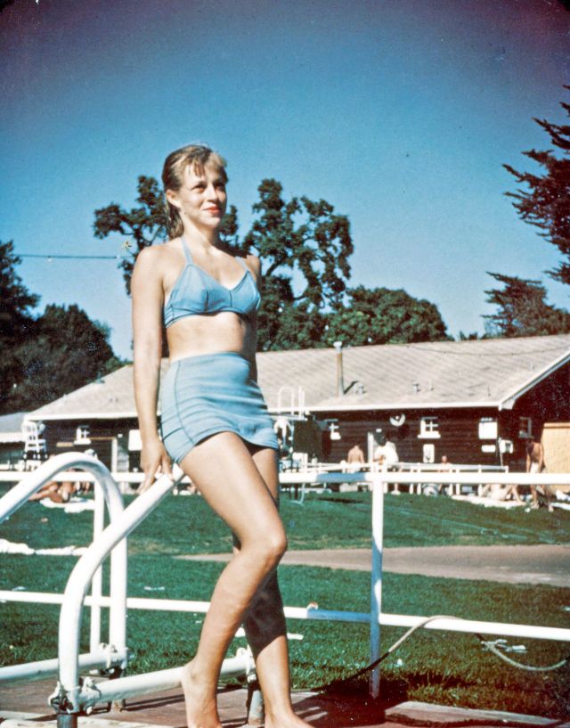 1950s-swimsuits-21