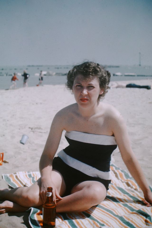 1950s-swimsuits-22