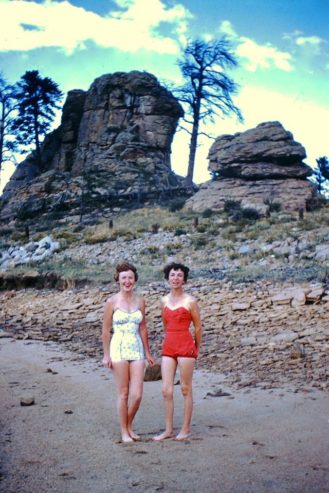 1950s-swimsuits-23