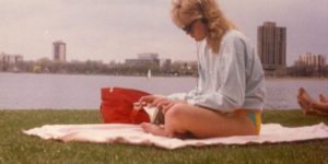 Nostalgic Photos Show Fashion Styles of Young People in the 1980s