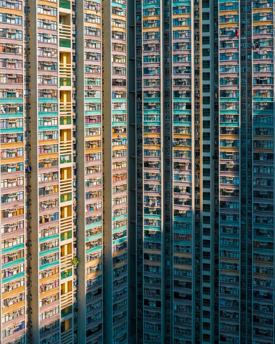 Epic Pictures Of Hong Kong Being A Concrete Jungle, As Captured By 