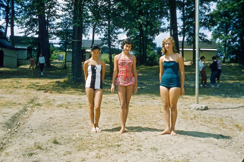 1950s-swimsuits-1
