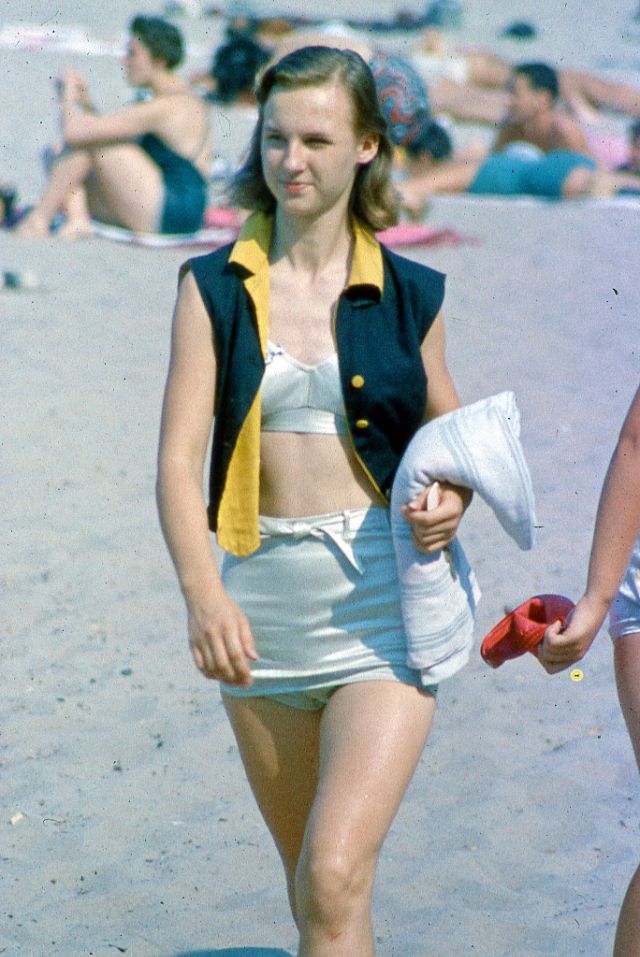 1950s-swimsuits-15
