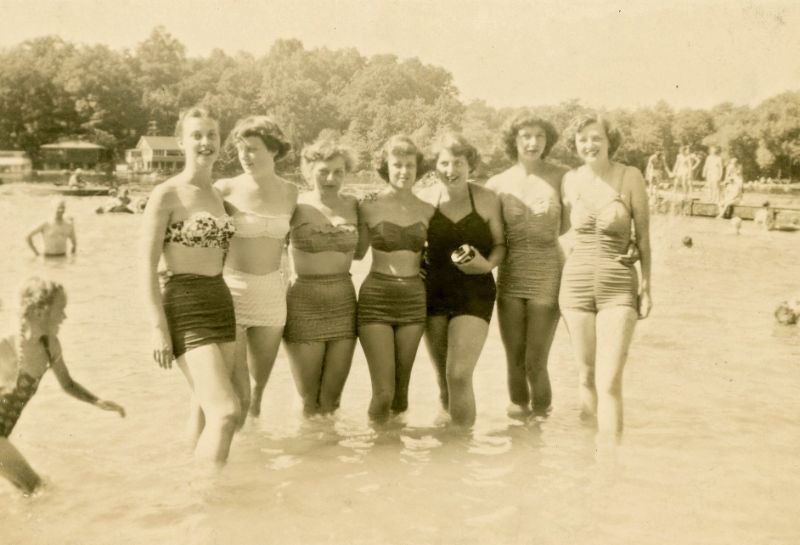 1950s-swimsuits-16