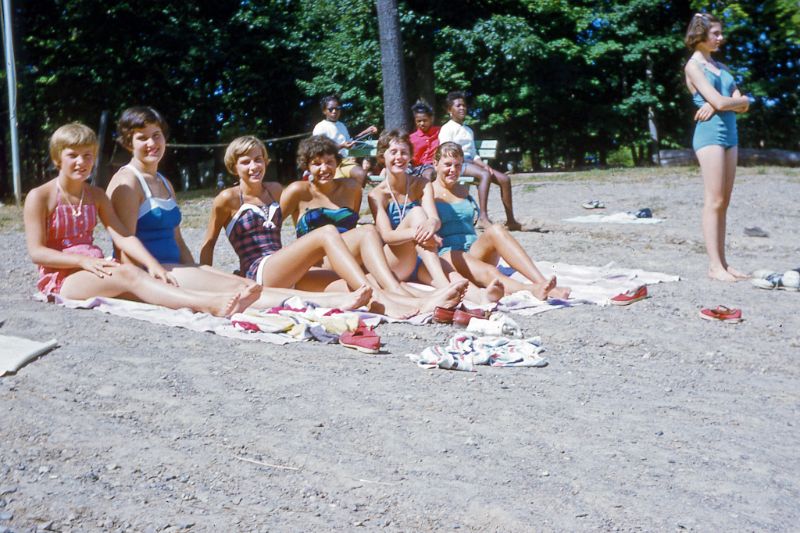 1950s-swimsuits-24