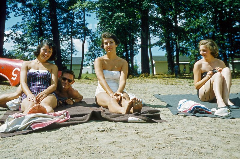 1950s-swimsuits-29