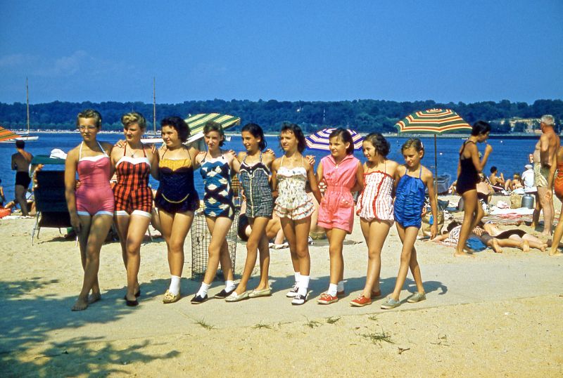 1950s-swimsuits-9