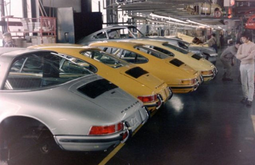 1970s-porsche-factory-1