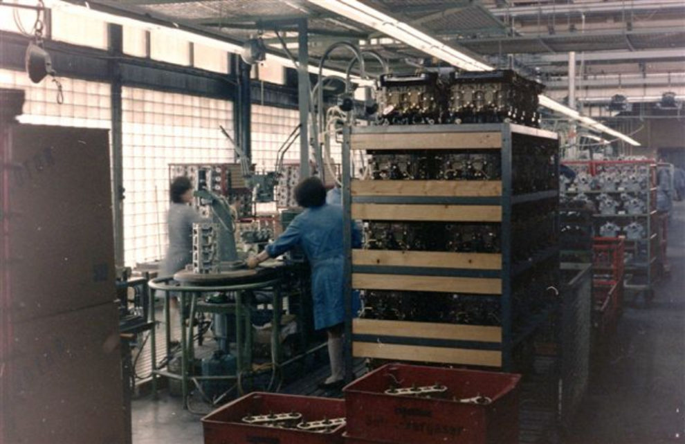 1970s-porsche-factory-3
