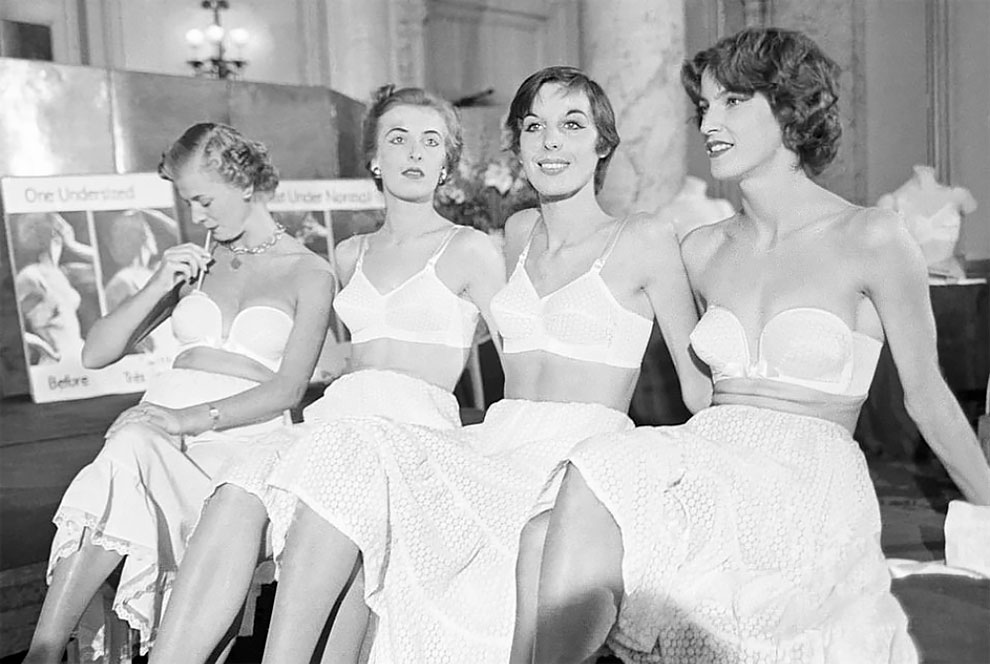 Vintage Photographs of Women Flaunting the Inflatable Bras to Look
