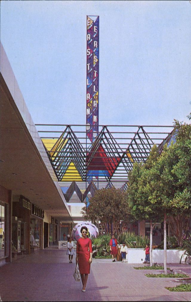 Rain Fountain Topanga Plaza Canoga Park CA 1960s-1970s postcard