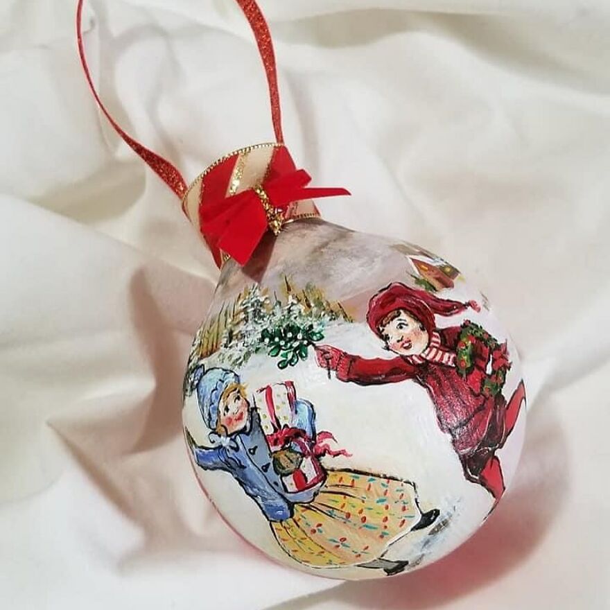 I-painted-these-Christmas-ornaments-using-burnt-out-light-bulbs-6374f5ee6b152__880