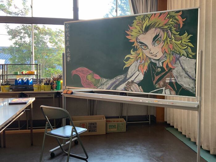 Japanese-teacher-creates-real-works-of-art-on-the-blackboard-before-starting-class-48-Pics-636b7966f3c43__700
