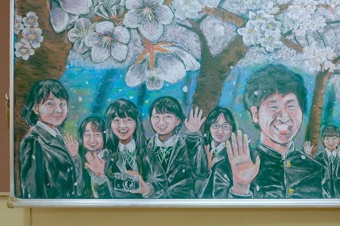 Japanese-teacher-creates-real-works-of-art-on-the-blackboard-before-starting-class-48-Pics-636b7ccded0b4__700