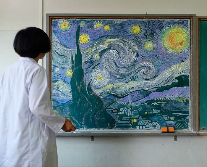 Japanese-teacher-creates-real-works-of-art-on-the-blackboard-before-starting-class-48-Pics-636b7cd3df2e7__700