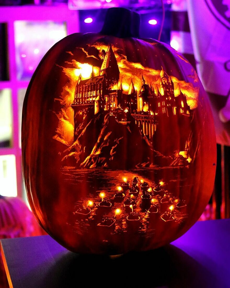This-Artist-Takes-Pumpkin-Carving-To-Another-Level-And-Its-Scarily-Good-6374e0bb470cd__880