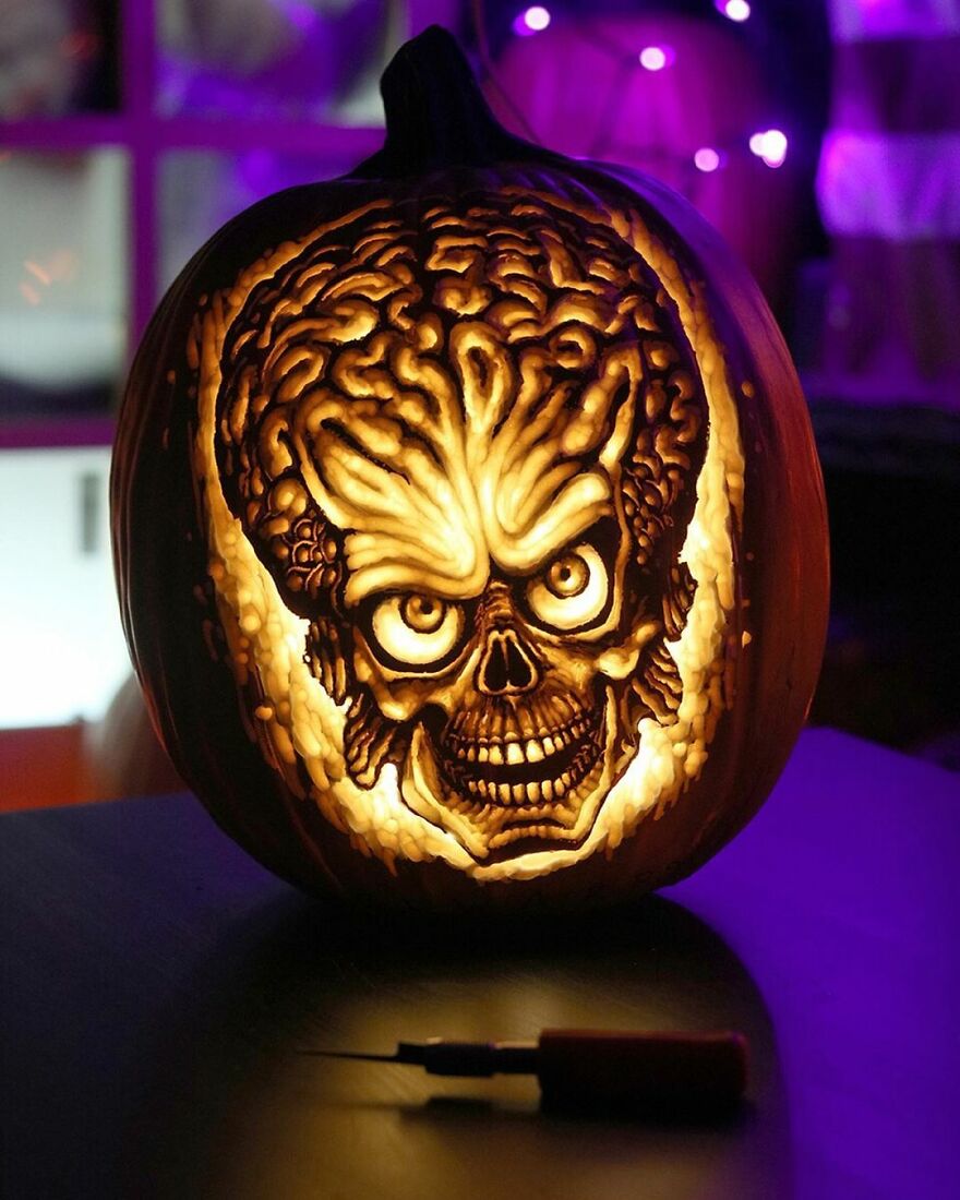This-Artist-Takes-Pumpkin-Carving-To-Another-Level-And-Its-Scarily-Good-6374e0bd7fb60__880