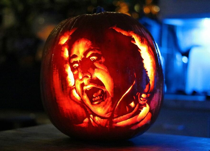 This-Artist-Takes-Pumpkin-Carving-To-Another-Level-And-Its-Scarily-Good-6374e0c46e221__880