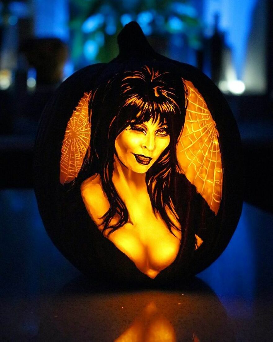 This-Artist-Takes-Pumpkin-Carving-To-Another-Level-And-Its-Scarily-Good-6374e0cd9a24f__880