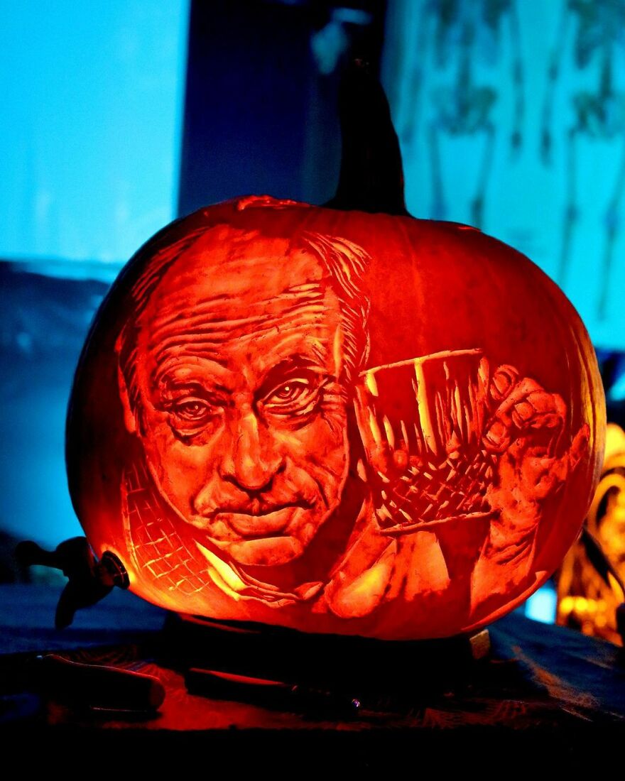 This-Artist-Takes-Pumpkin-Carving-To-Another-Level-And-Its-Scarily-Good-6374e0f05a825__880