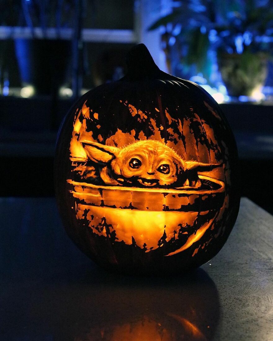 This-Artist-Takes-Pumpkin-Carving-To-Another-Level-And-Its-Scarily-Good-6374e0fcd8fb1__880