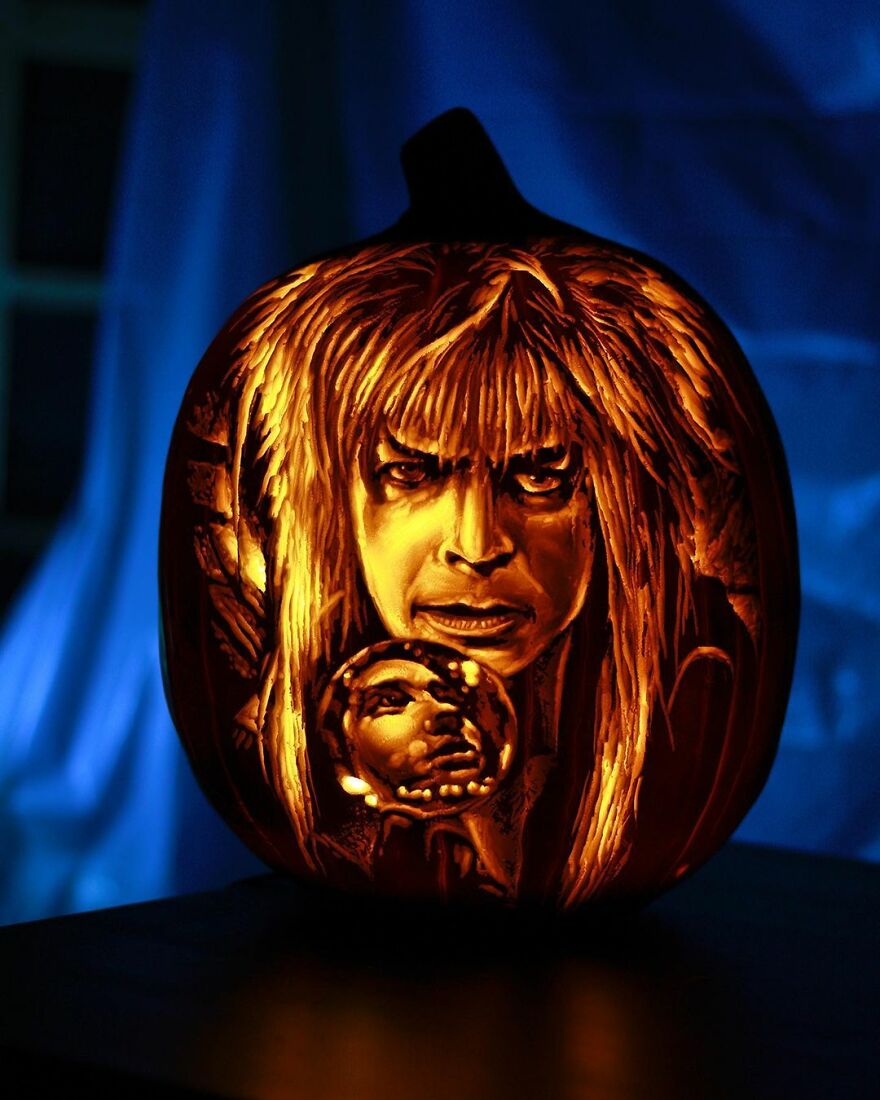 This-Artist-Takes-Pumpkin-Carving-To-Another-Level-And-Its-Scarily-Good-6374e10548dfc__880