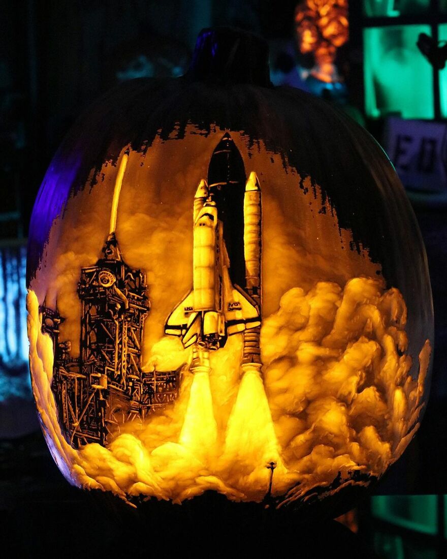 This-Artist-Takes-Pumpkin-Carving-To-Another-Level-And-Its-Scarily-Good-6374e1103a5f8__880