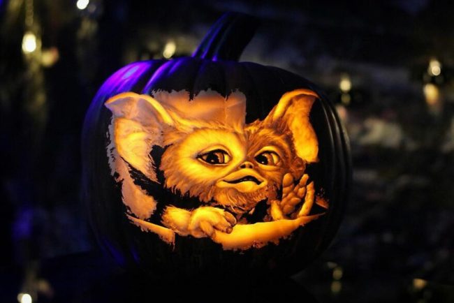 This Artist Takes Pumpkin Carving To Another Level And Its Scarily Good 6374e115e7a0e 880