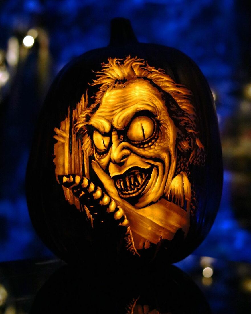 This-Artist-Takes-Pumpkin-Carving-To-Another-Level-And-Its-Scarily-Good-6374e11ce6337__880