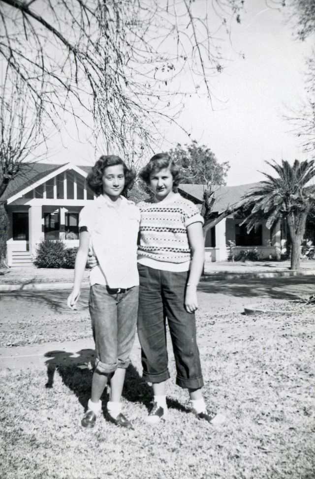 1950s-teenage-girls-30